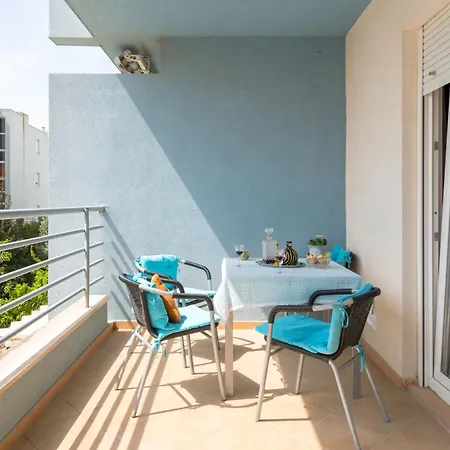 Apartman Comfy & Urban On Znjan Near *