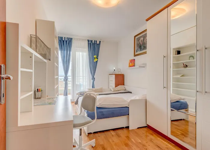 Apartamento Comfy & Urban On Znjan Near